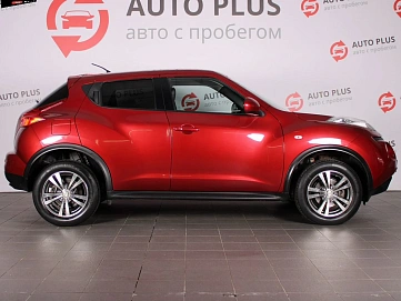 Nissan Juke, 2012г., передний привод, вариатор