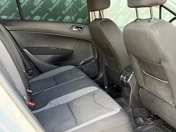 Peugeot 408, 2013г., передний привод, механика