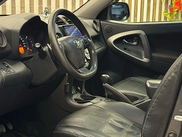 Toyota RAV4, 2011г., полный привод, вариатор