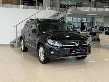 Volkswagen Tiguan, 2012г., передний привод, автомат