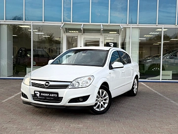 Opel Astra, 2013г., передний привод, механика
