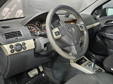 Opel Astra GTC, 2008г., передний привод, робот