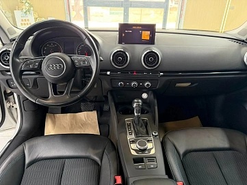 Audi A3, 2018г., передний привод, робот
