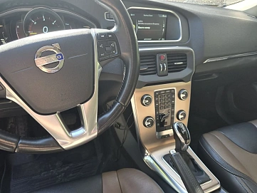 Volvo V40, 2014г., передний привод, робот