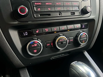Volkswagen Jetta, 2014г., передний привод, автомат
