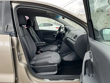 Volkswagen Polo, 2017г., передний привод, автомат