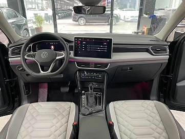 Volkswagen Tayron, 2022г., передний привод, робот