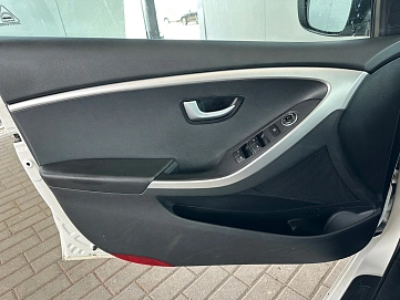 Hyundai i30, 2013г., передний привод, автомат