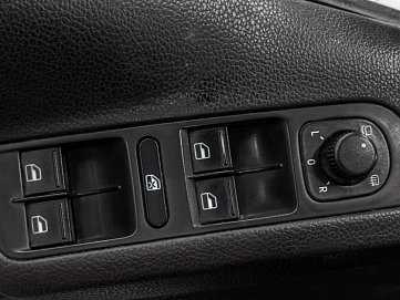 Volkswagen Tiguan, 2013г., полный привод, механика