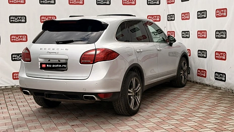 Porsche Cayenne, 2011г., передний привод, автомат