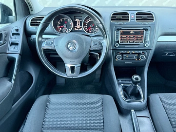 Volkswagen Golf, 2011г., передний привод, механика