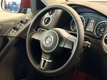 Volkswagen Tiguan, 2011г., полный привод, автомат