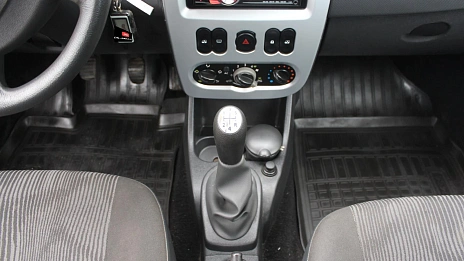 Renault Logan, 2011г., передний привод, механика