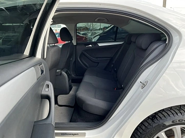 Volkswagen Jetta, 2013г., передний привод, автомат