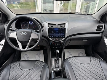 Hyundai Solaris, 2015г., передний привод, автомат