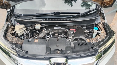 Honda Stepwgn, 2018г., передний привод, вариатор