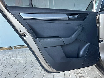 Volkswagen Polo, 2020г., передний привод, автомат