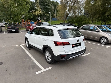 Volkswagen Taos, 2022г., передний привод, автомат