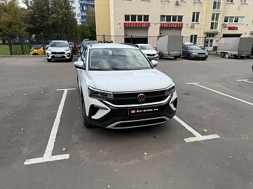 Volkswagen Taos, 2022г., передний привод, автомат