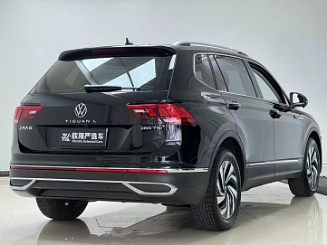 Volkswagen Tiguan, 2022г., передний привод, робот