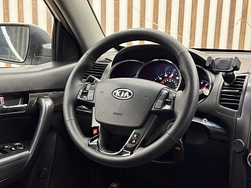 Kia Sorento, 2010г., передний привод, автомат