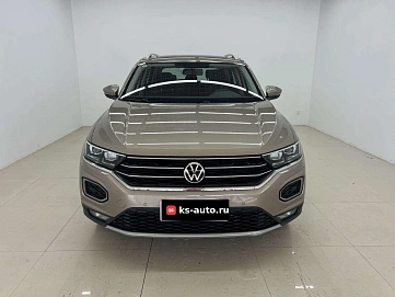 Volkswagen T-Roc, 2022г., передний привод, робот