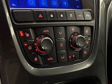 Opel Astra, 2013г., передний привод, автомат