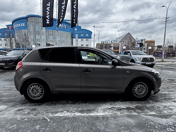 Kia Ceed, 2010г., передний привод, механика