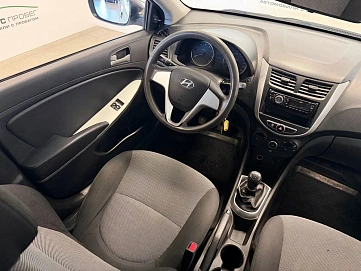 Hyundai Solaris, 2013г., передний привод, механика