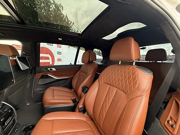 BMW X7, 2022г., передний привод, автомат