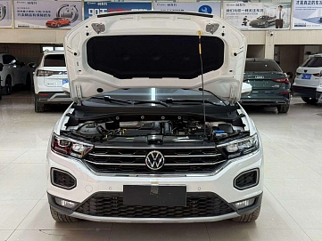 Volkswagen T-Roc, 2021г., полный привод, робот