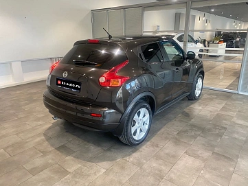 Nissan Juke, 2011г., передний привод, вариатор