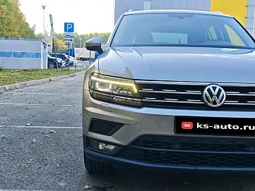 Volkswagen Tiguan, 2018г., полный привод, робот