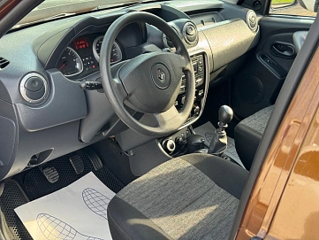Renault Duster, 2012г., полный привод, механика