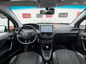 Peugeot 208, 2013г., передний привод, автомат