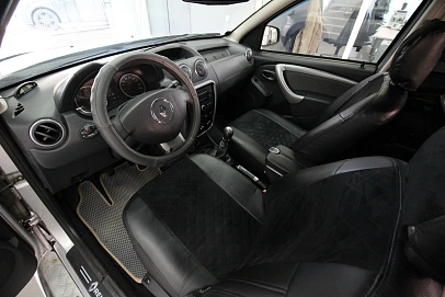 Renault Duster, 2012г., полный привод, механика