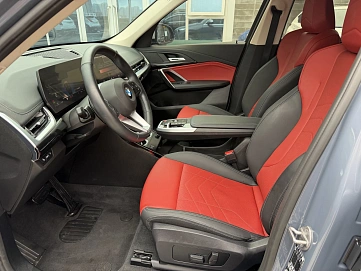 BMW X1, 2023г, передний привод, робот