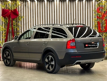 Skoda Octavia, 2011г., полный привод, механика