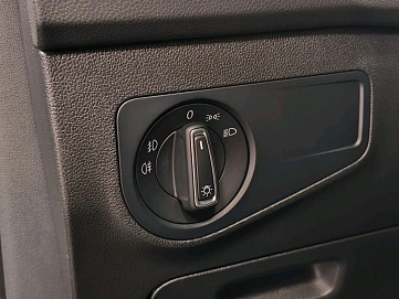 Volkswagen Tiguan, 2020г., передний привод, робот
