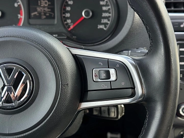 Volkswagen Polo, 2019г., передний привод, автомат