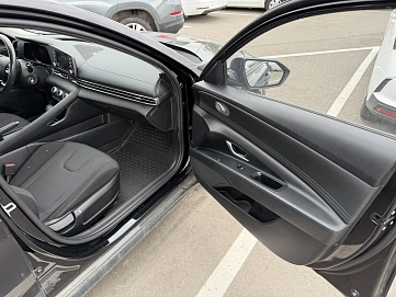 Hyundai Elantra, 2022г., передний привод, автомат