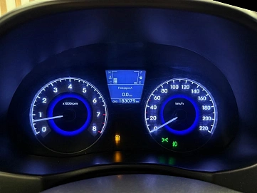 Hyundai Solaris, 2013г., передний привод, механика