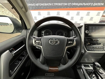 Toyota Land Cruiser, 2016г., полный привод, автомат