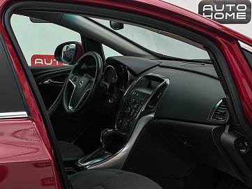 Opel Astra, 2011г., передний привод, автомат