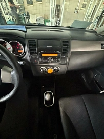 Nissan Tiida, 2008г., передний привод, механика