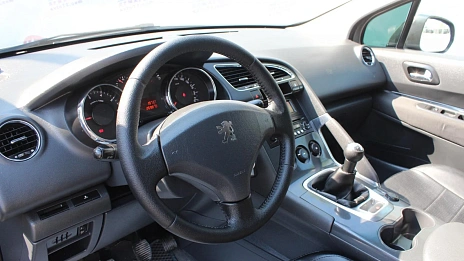 Peugeot 3008, 2011г., передний привод, механика