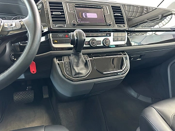 Volkswagen Multivan, 2018г., полный привод, робот