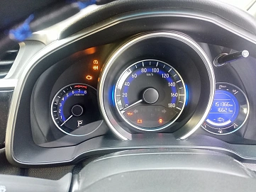 Honda Fit, 2015г., передний привод, вариатор