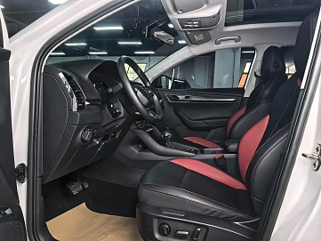 Skoda Karoq, 2022г., передний привод, автомат