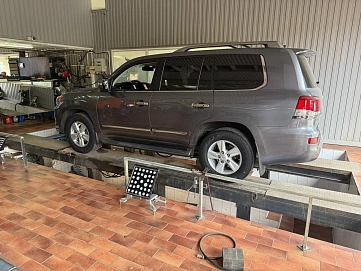 Lexus LX, 2014г, полный привод, автомат
